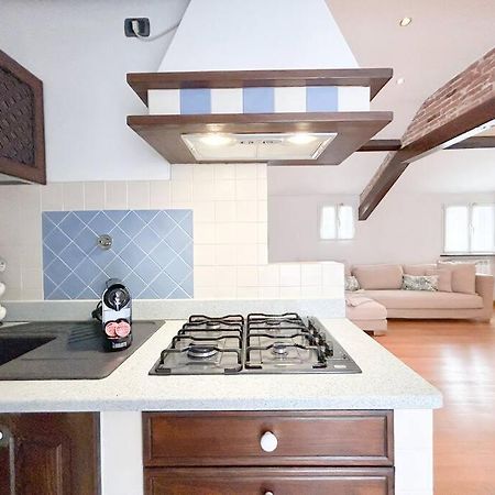 Elegante Mansarda 300Mt Dal Mare - Centro - Wifi Apartment Savona Exterior foto