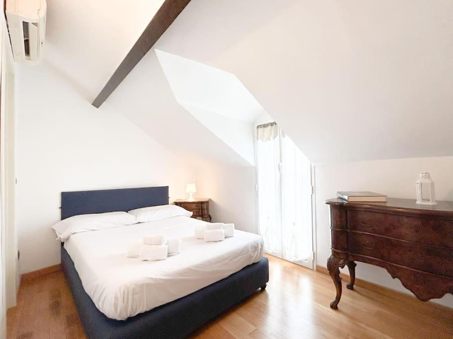 Elegante Mansarda 300Mt Dal Mare - Centro - Wifi Apartment Savona Exterior foto
