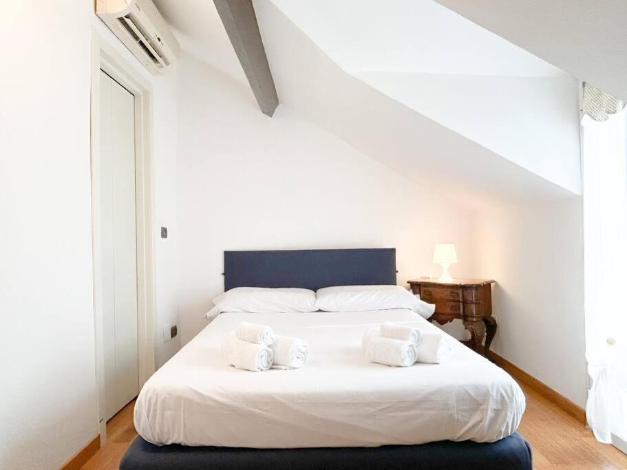 Elegante Mansarda 300Mt Dal Mare - Centro - Wifi Apartment Savona Exterior foto