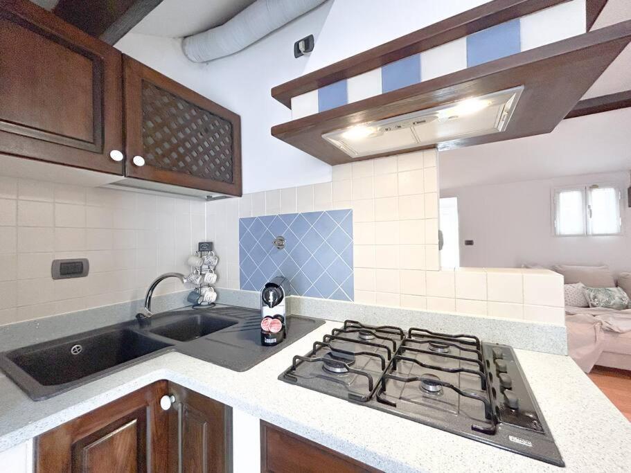 Elegante Mansarda 300Mt Dal Mare - Centro - Wifi Apartment Savona Exterior foto